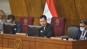 Latorre señala que hay "méritos suficientes" para echar a Prieto, pero no menciona ninguno