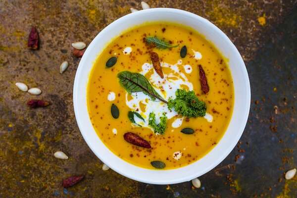 Anotá esta receta de sopa cremosa de zapallo al estilo tailandés - Gastronomía - ABC Color