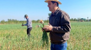 Caazapeños reciben capacitación en producción sostenible de rubros de renta