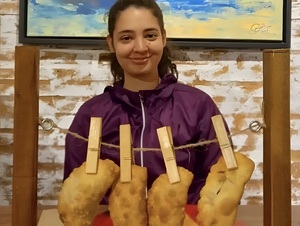 La novedad gastronómica en Villarrica: empanadas colgantes - Concepción al Día