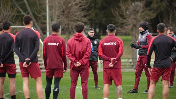 Estudiantes saldrá a proponer, según Domínguez