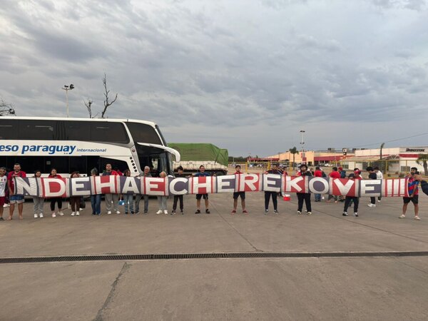 Versus / Masivo desplazamiento de hinchas de Cerro Porteño hacia Argentina