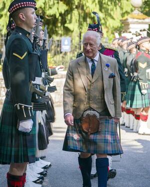 Carlos III ya está en Balmoral disfrutando sus vacaciones de verano - Gente - ABC Color