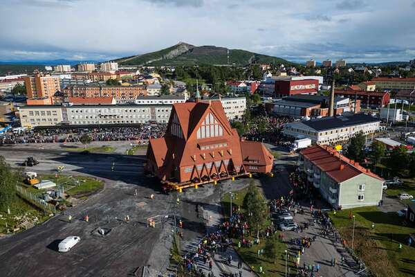 Patrimonio en movimiento en Suecia: iglesia de 672 toneladas inicia su histórica reubicación - Mundo - ABC Color