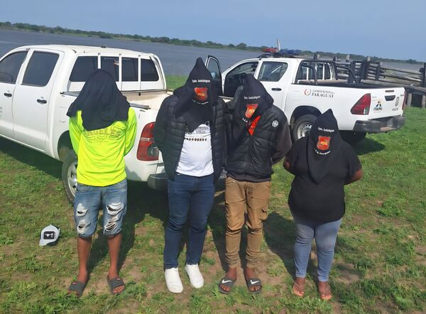 Allanamiento en la ribera: cuatro personas detenidas, armas y marihuana incautadas - Concepción al Día