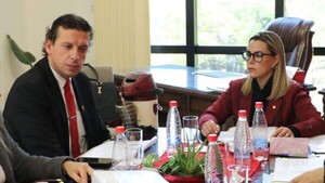 Senadores colorados plantean que ajuste de salario mínimo no sea solo con IPC
