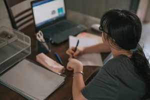 Estudiantes de 10 distritos de Itapúa tendrán clases virtuales por el Mundial de Rally - ADN Digital