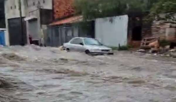 Video: fuertes raudales en el barrio San Pablo de Asunción - Nacionales - ABC Color