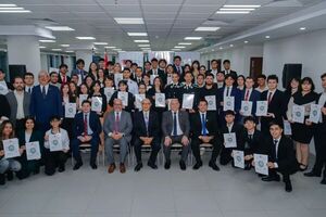 Popular / Entregan Becas Taiwán 2025 a estudiantes