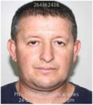 Arrestan a subjefe de comisaría de Lambaré y a dos suboficiales - Policiales - ABC Color
