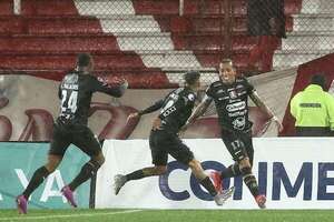Once Caldas avanza a cuartos con doblete de Dayro Moreno  - Copa Sudamericana - ABC Color