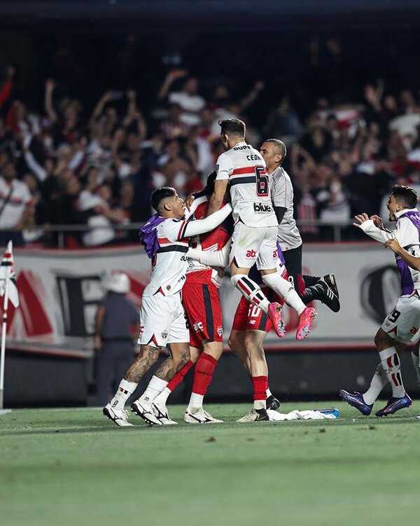 Racing, Vélez y Sao Paulo con el paraguayo Damian Bobadilla, a cuartos de final de la Libertadores - .::Agencia IP::.