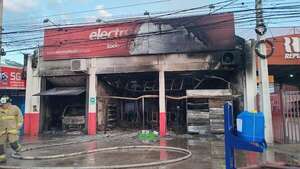 Controlan el incendio en Roque Alonso: sospechan que fue provocado - Policiales - ABC Color