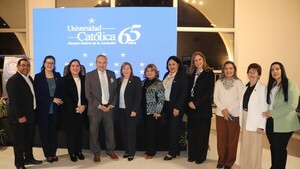 Universidad Católica impulsa la investigación con conferencia magistral y premiación