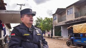 Policía tiktokero escrachó a fiesteros que no querían pagar motel