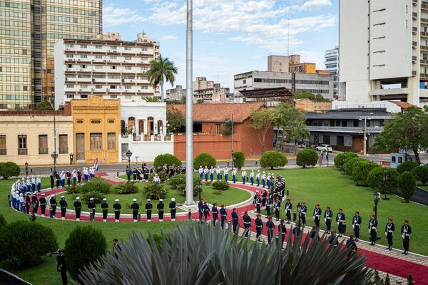 Nuevos embajadores presentan cartas credenciales ante presidente Peña • PARAGUAY TV