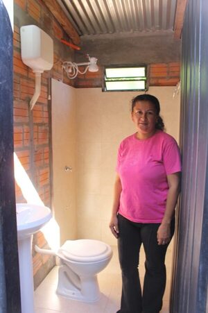 Honran con baños dignos a familias vulnerables, generando dinámica laboral, social y sanitaria para las economías comunitarias – La Mira Digital