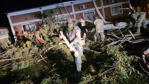 Personal del Codi sigue trabajando tras temporal en Ñeembucú - Nacionales - ABC Color