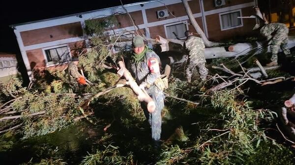 Personal del Codi sigue trabajando tras temporal en Ñeembucú - Nacionales - ABC Color
