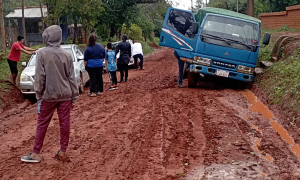 Vecinos de Ka'ygua Kokué denuncian caminos intransitables tras lluvias - OviedoPress