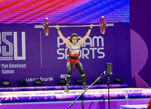 Bronce para Paraguay: Violeta Fernández subió al podio en levantamiento de pesas