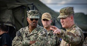 Peña recibe al jefe del Comando Sur para sumarse a la lucha antiterrorista de Trump