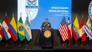 Jefe de Comando Sur alerta sobre influencia de China en la región