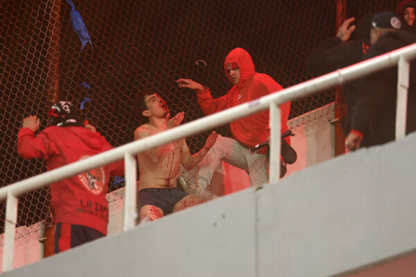Versus / Independiente vs. U de Chile: violencia, sangre y locura total en Avellaneda