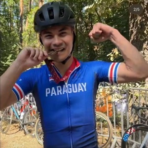 Joven trasplantado gana medalla de bronce en ciclismo en Alemania