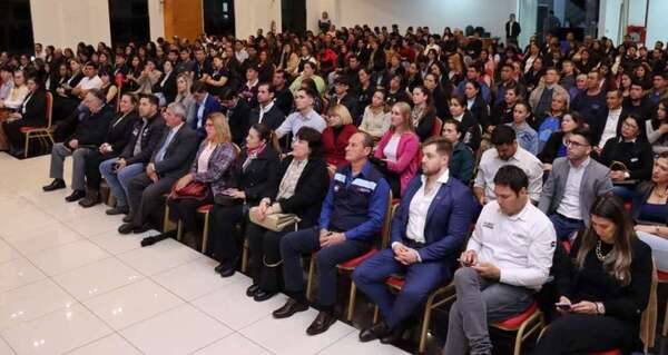 Más de 1.300 prestadores de servicio reciben diplomas de capacitación con miras al WRC 2025