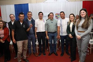 Entrega de tractores agrícolas para productores de 4 distritos del Alto Paraná | DIARIO PRIMERA PLANA
