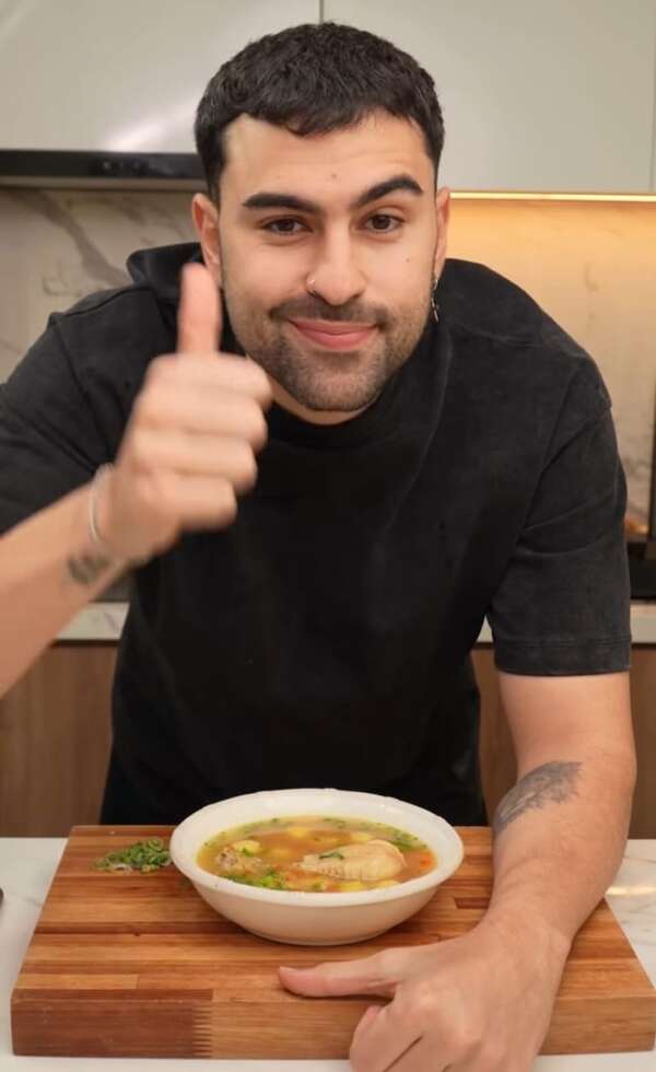 Andrés Simón, el chef argentino que enseña a sus seguidores a preparar vori vori - Gente - ABC Color