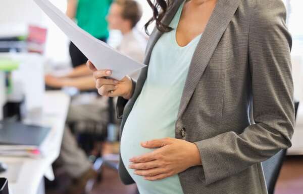 Diputados modifican la ley que amplía el periodo de reposo por maternidad - trece