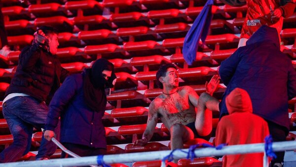 Versus / "Fue un verdadero linchamiento", hinchas en shock al regresar a Chile tras caos en Avellaneda