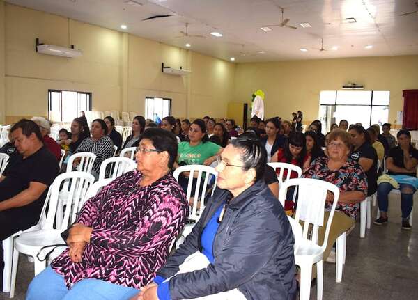 Carapeguá: artesana resalta la innovación como clave del éxito comercial de los emprendedores   - Nacionales - ABC Color