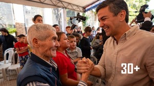 Gobierno hizo entrega de nuevas viviendas a pobladores de la Chacarita - trece