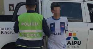 La Nación / Hombre que amenazó a chófer de bus asegura que no sacó el arma y que era un juguete