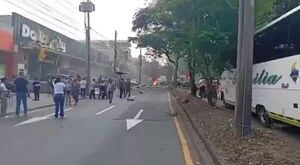 Popular / Reportan al menos seis muertos y 50 heridos en un atentado cerca de una base aérea en Cali, Colombia