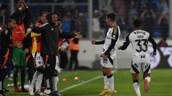 Natanael le da el triunfo al Atlético Mineiro