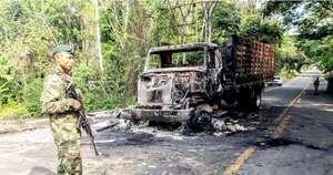 La Nación / Seis muertos y 36 heridos en ataque a base militar