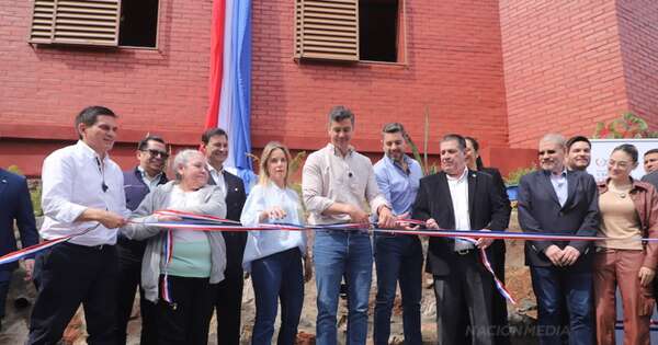 La Nación / Gobierno inaugura 54 casas en el barrio Chacarita Alta