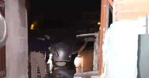 La Nación / Ejecutan ocho allanamientos en el barrio Chacarita en busca de pandilleros