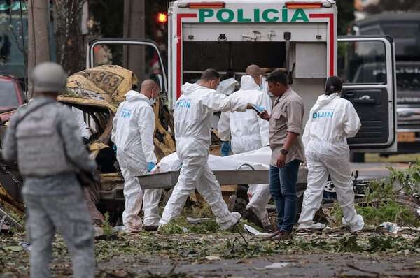Colombia militariza dos regiones tras los ataques de las guerrillas - Mundo - ABC Color
