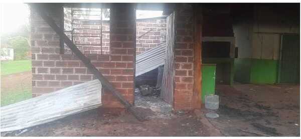 Popular / Se incendió club de fútbol y peloteros quedaron sin nada