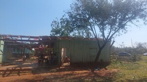 Temporal deja destruidas las aulas de la Escuela San Antonio en Tacuatí