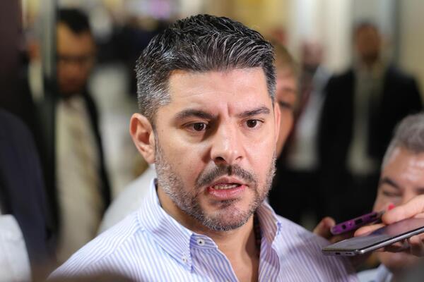 «Nenecho» Rodríguez renuncia a la intendencia de Asunción