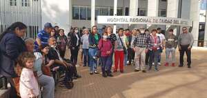 Pacientes renales del Alto Paraná esperan respuesta del IPS para dializarse en CDE  - ABC en el Este - ABC Color