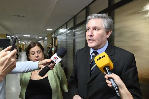 Opositores cuestionan renuncia de Nenecho y advierten sobre la impunidad - Política - ABC Color