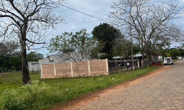 Municipalidad de Coronel Oviedo vendió una plaza del MUVH a un particular - OviedoPress