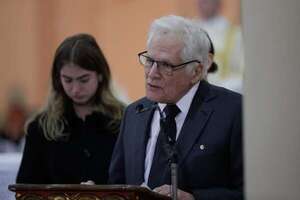 Padre del asesinado senador Miguel Uribe Turbay ocupará su lugar en disputa presidencial - Mundo - ABC Color